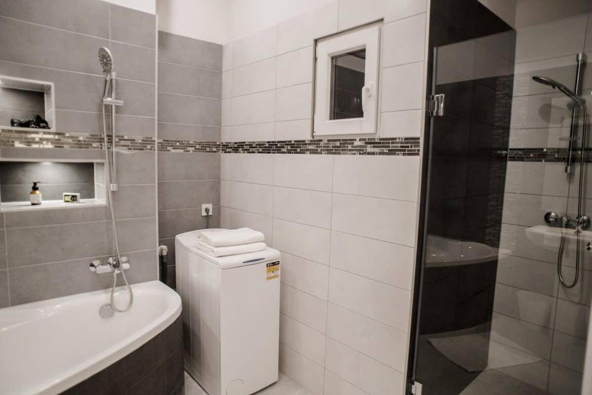 New Luxury Apartment In The Center With A/C 布达佩斯 外观 照片